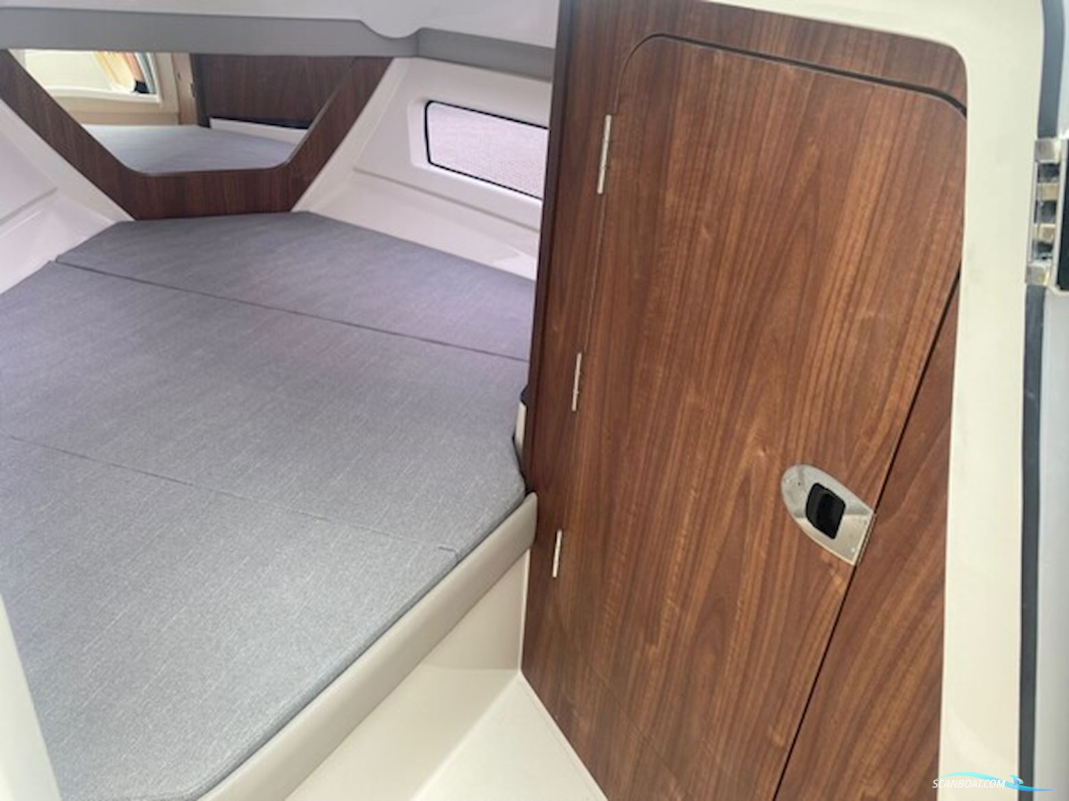 Quicksilver Activ 755 Cruiser Med F225 Mercury-Efi 4 Takt XL V6 - Inkl Udstyr