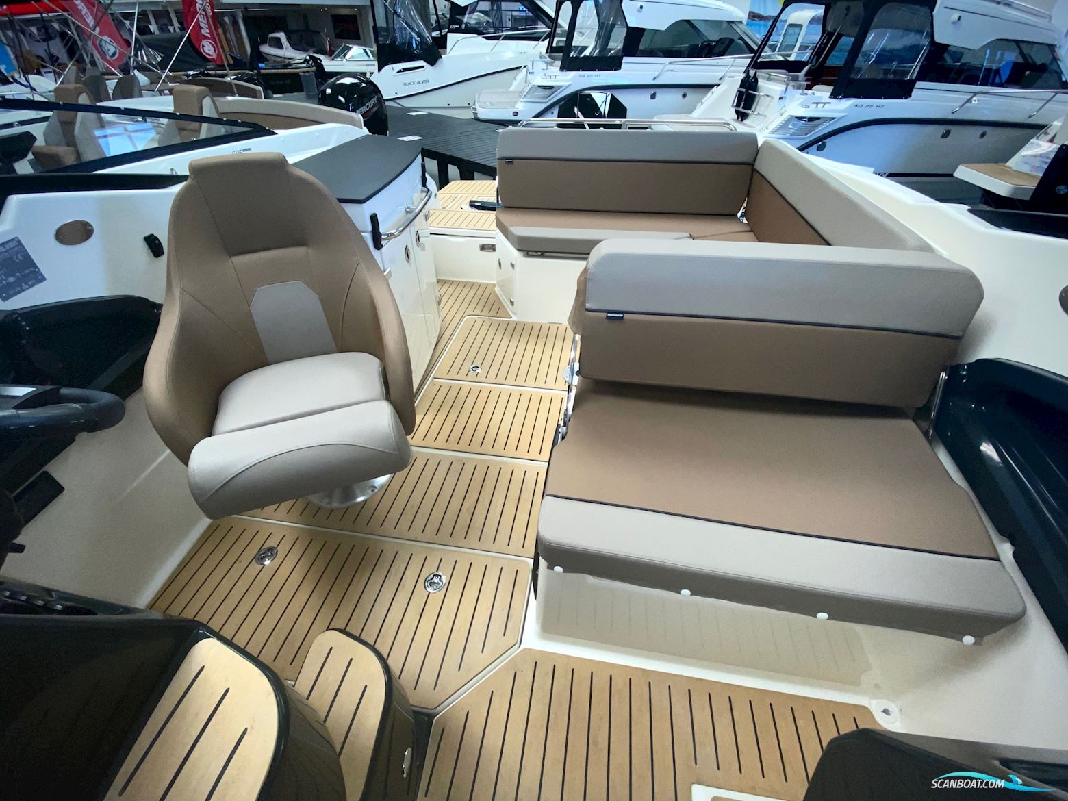 Quicksilver Activ 755 Cruiser