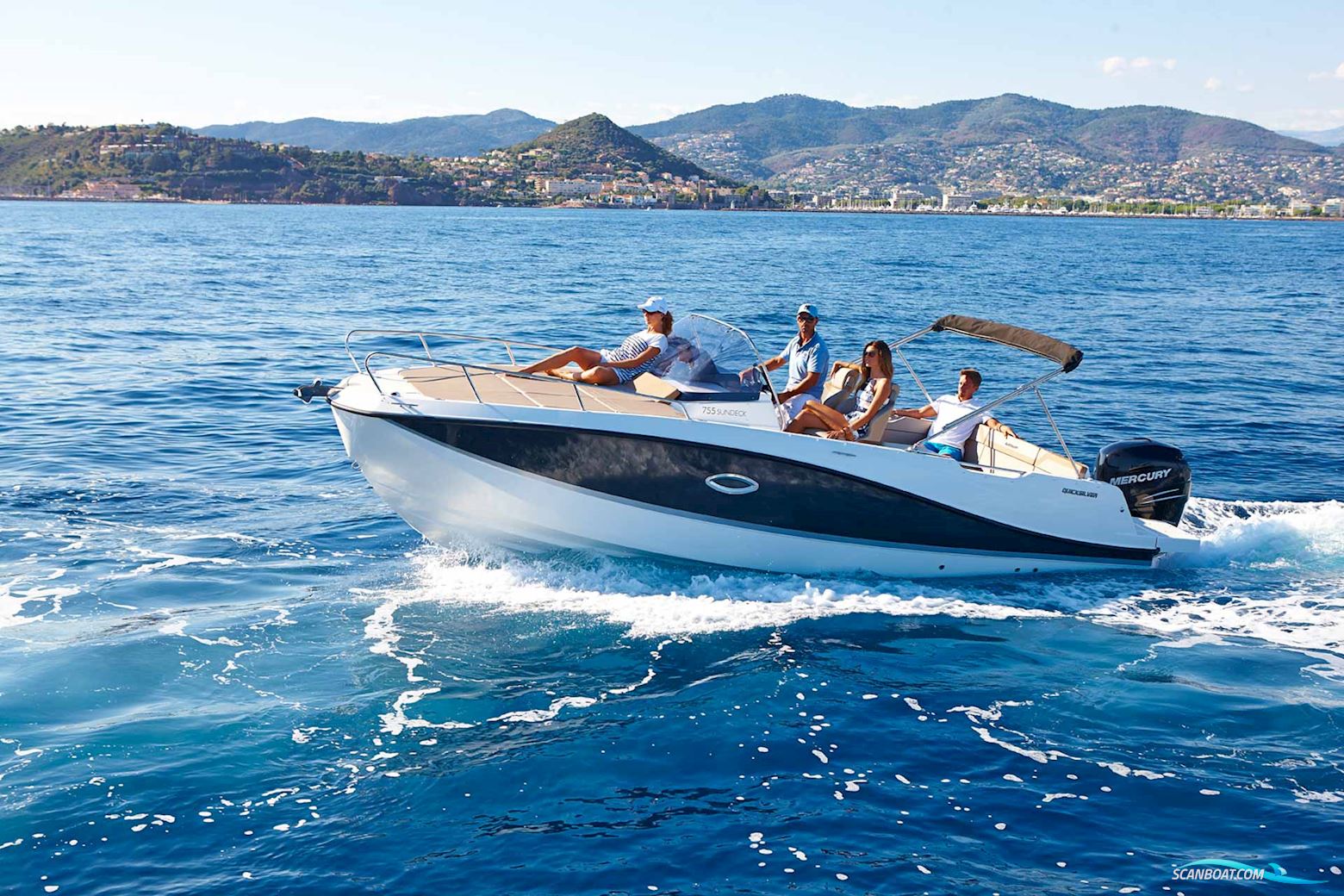 Quicksilver Activ 755 Sundeck Motorboot 2025, Dänemark