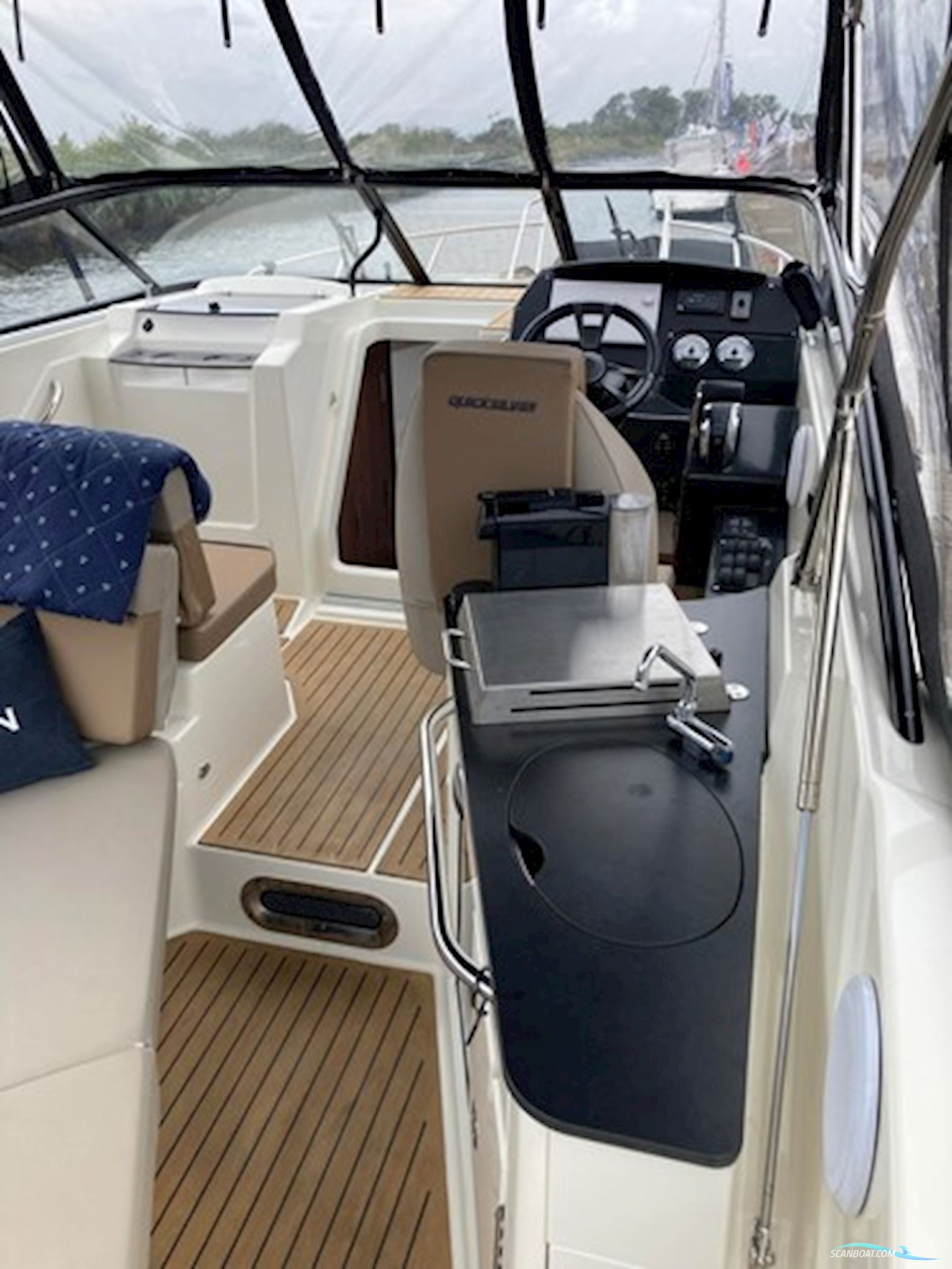 Quicksilver Activ 805 Cruiser