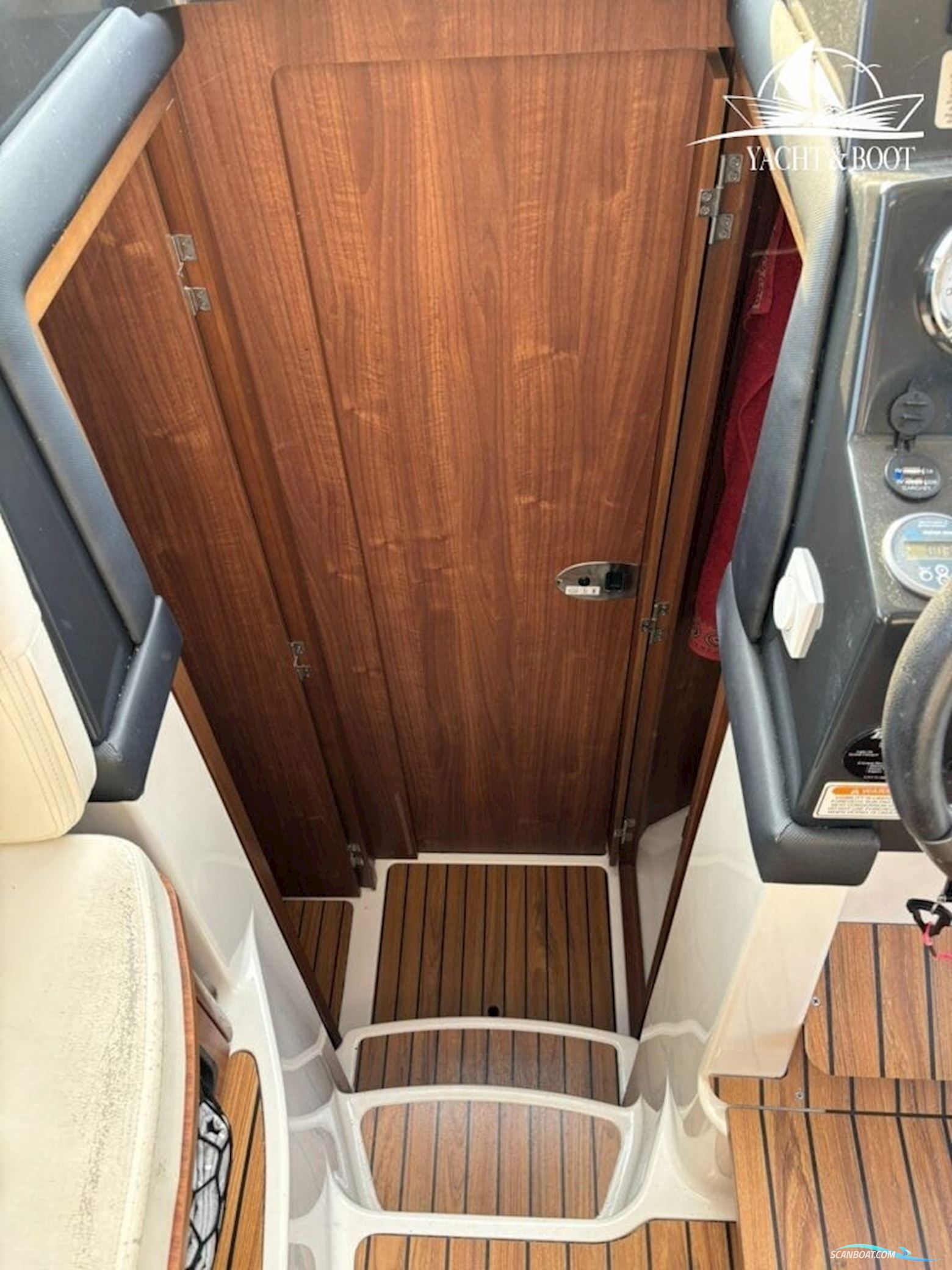 Quicksilver Activ 855 Cruiser