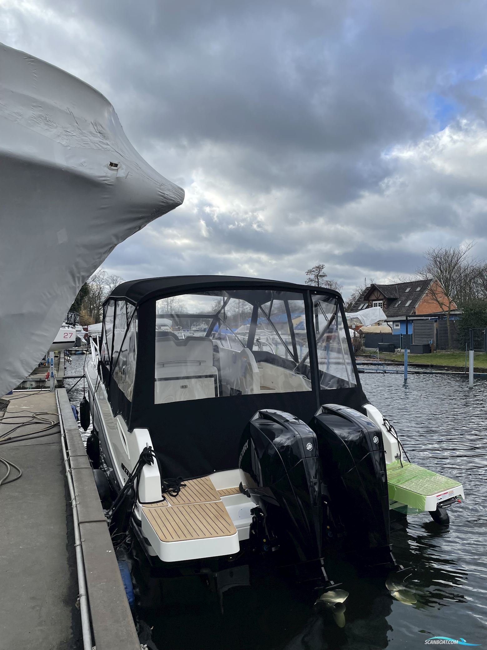 Quicksilver Activ 875 Sundeck Motorboot 2021, mit Mercury motor, Deutschland