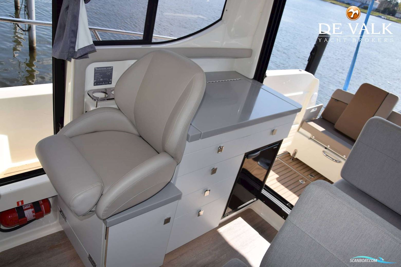 Quicksilver Activ 905 Weekend