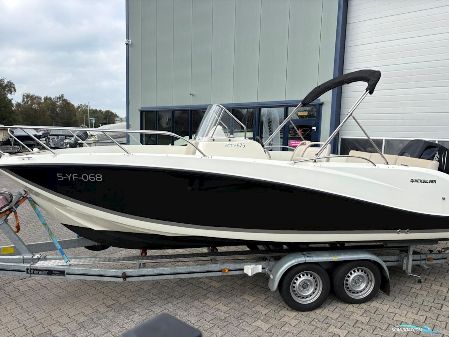 Quicksilver Active 675