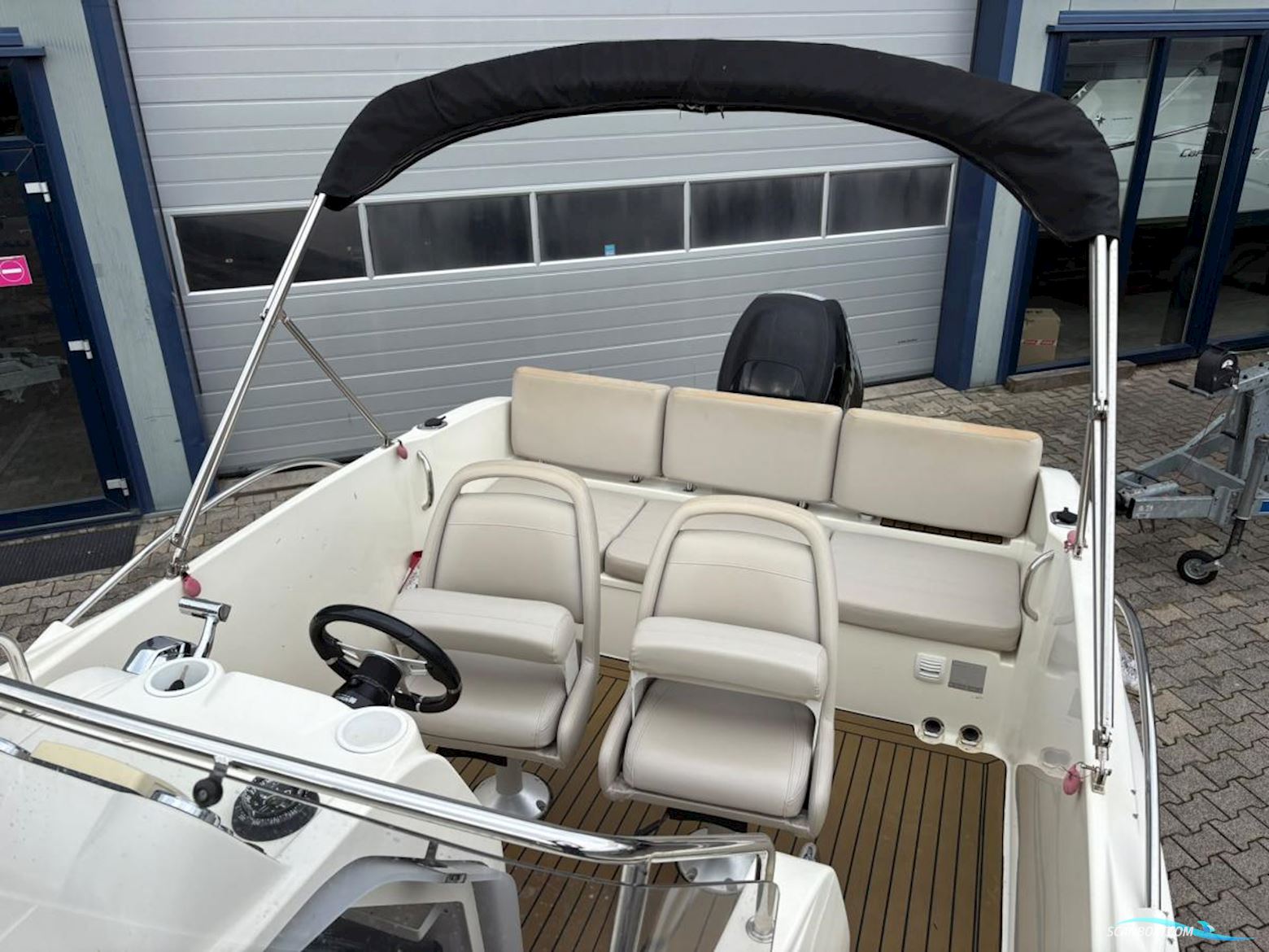 Quicksilver Active 675