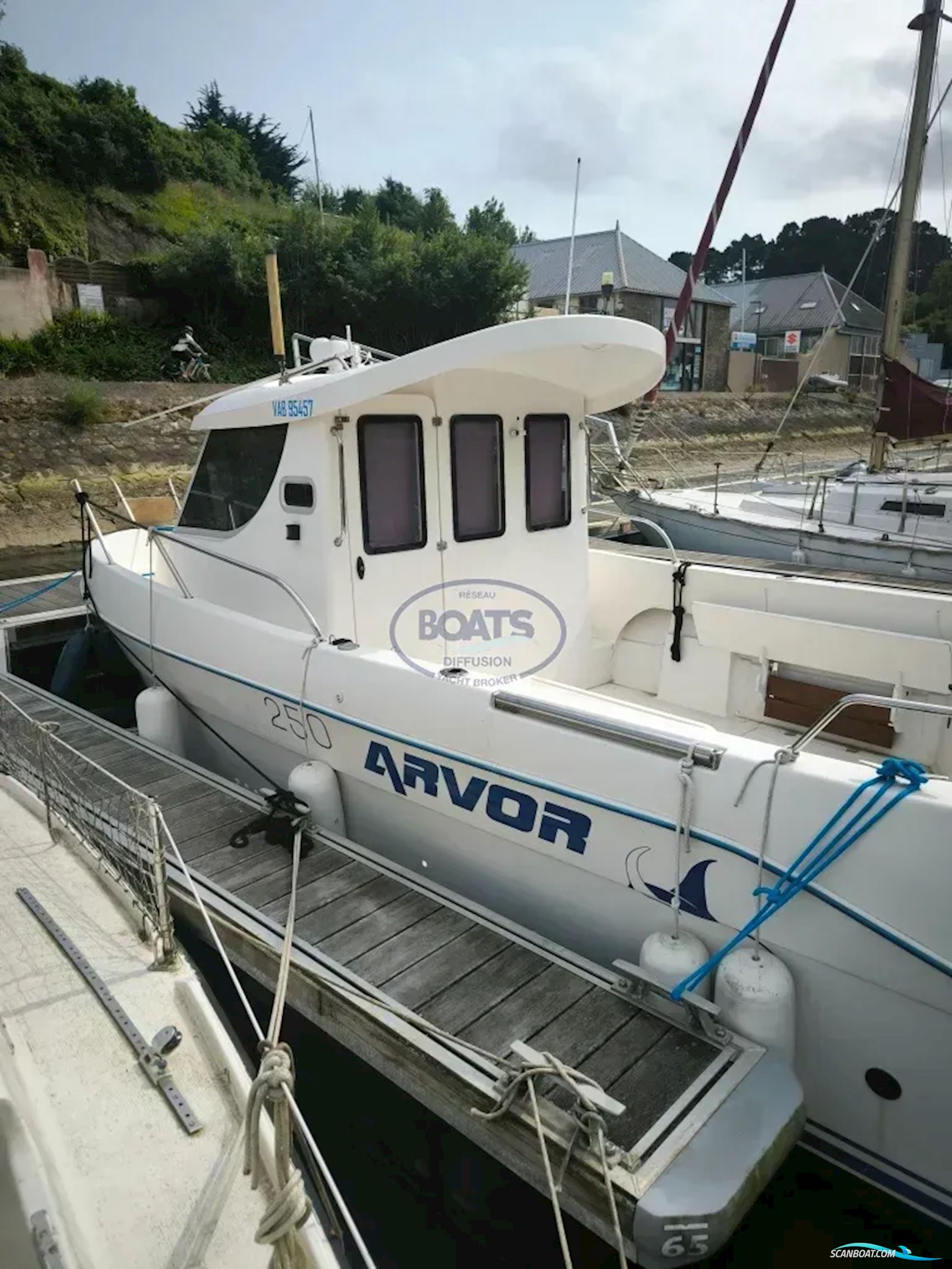 Quicksilver ARVOR 250