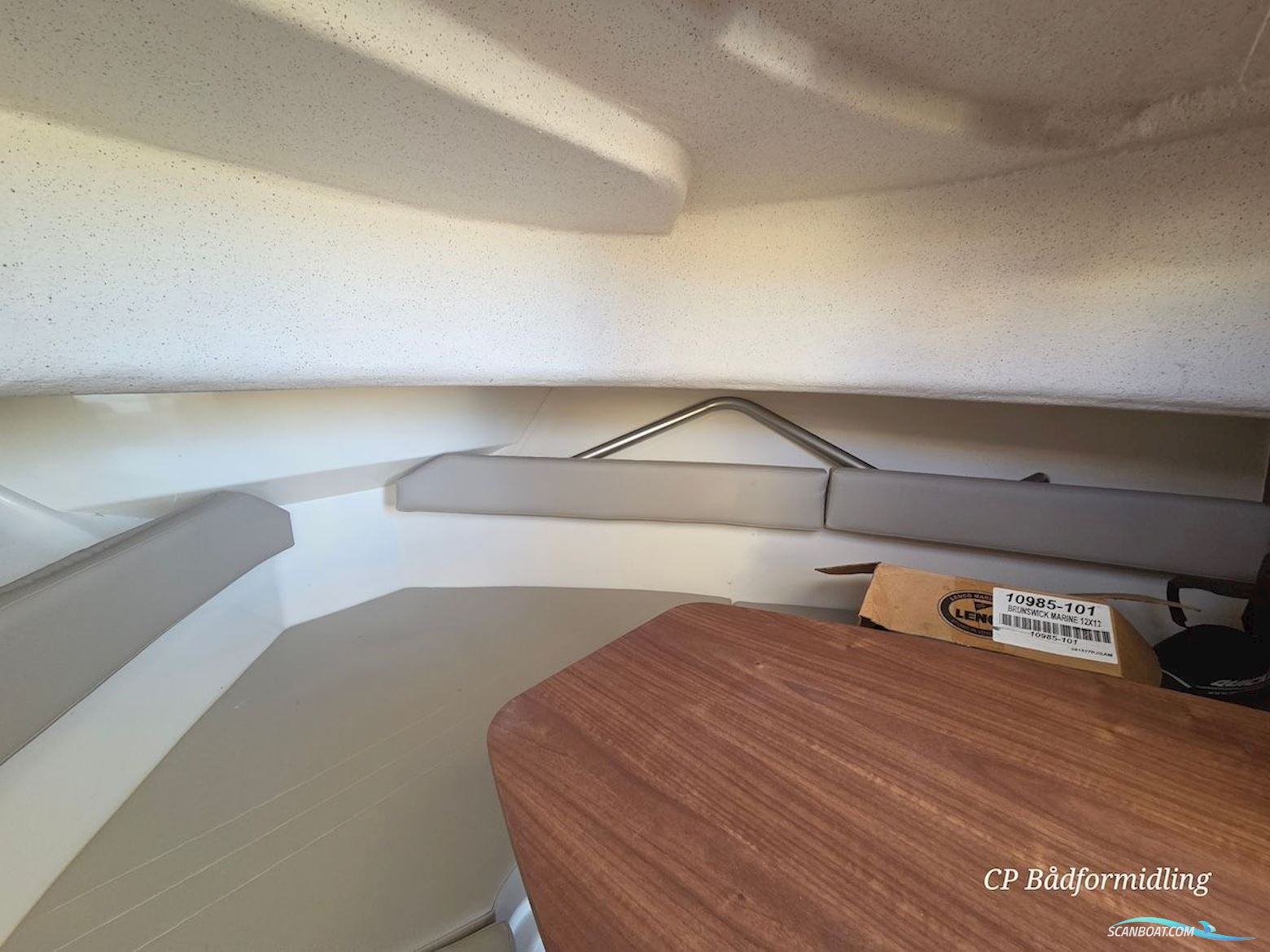 Quicksilver Arvor 810 Pilothouse