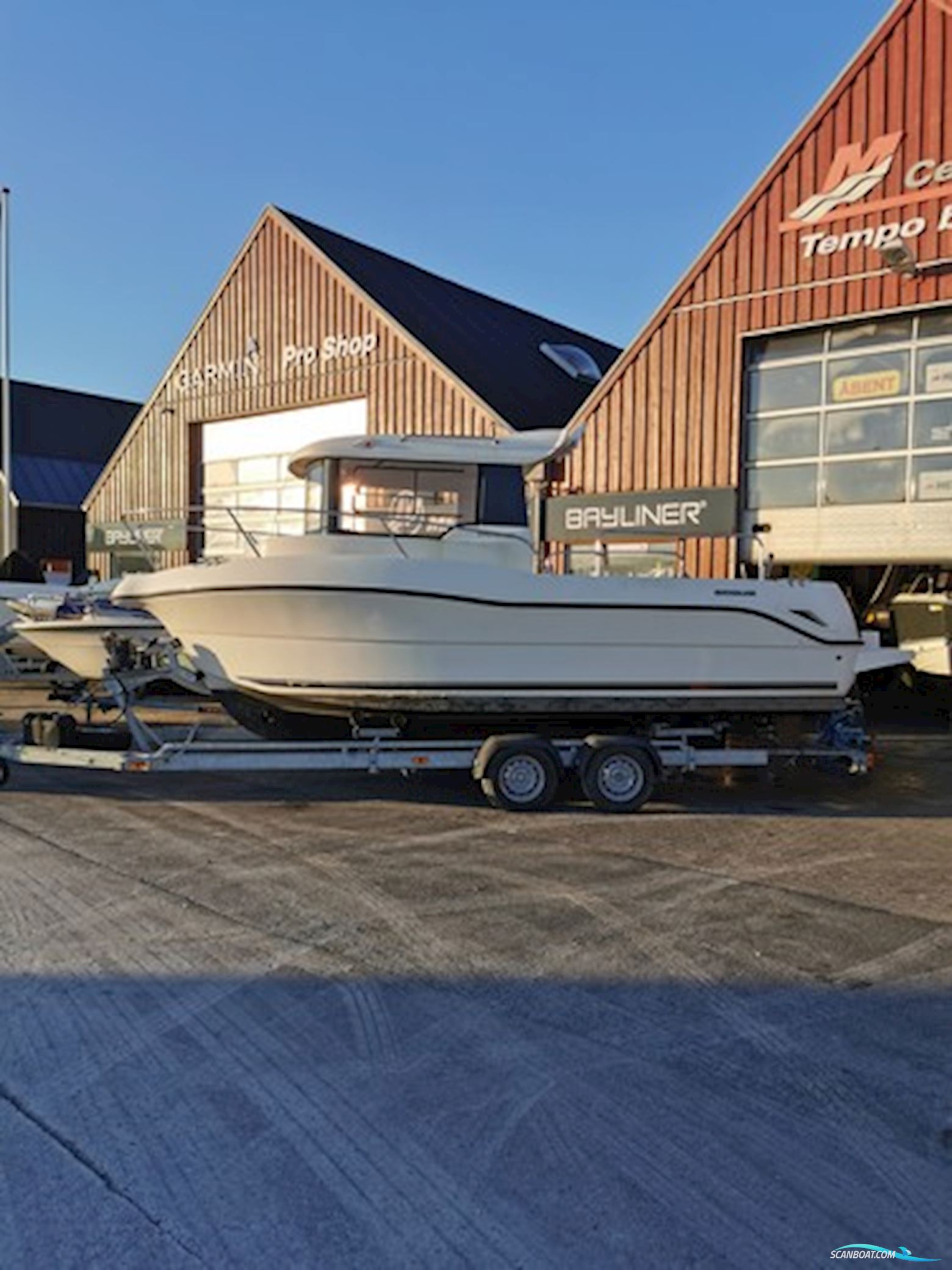 Quicksilver Avor 690