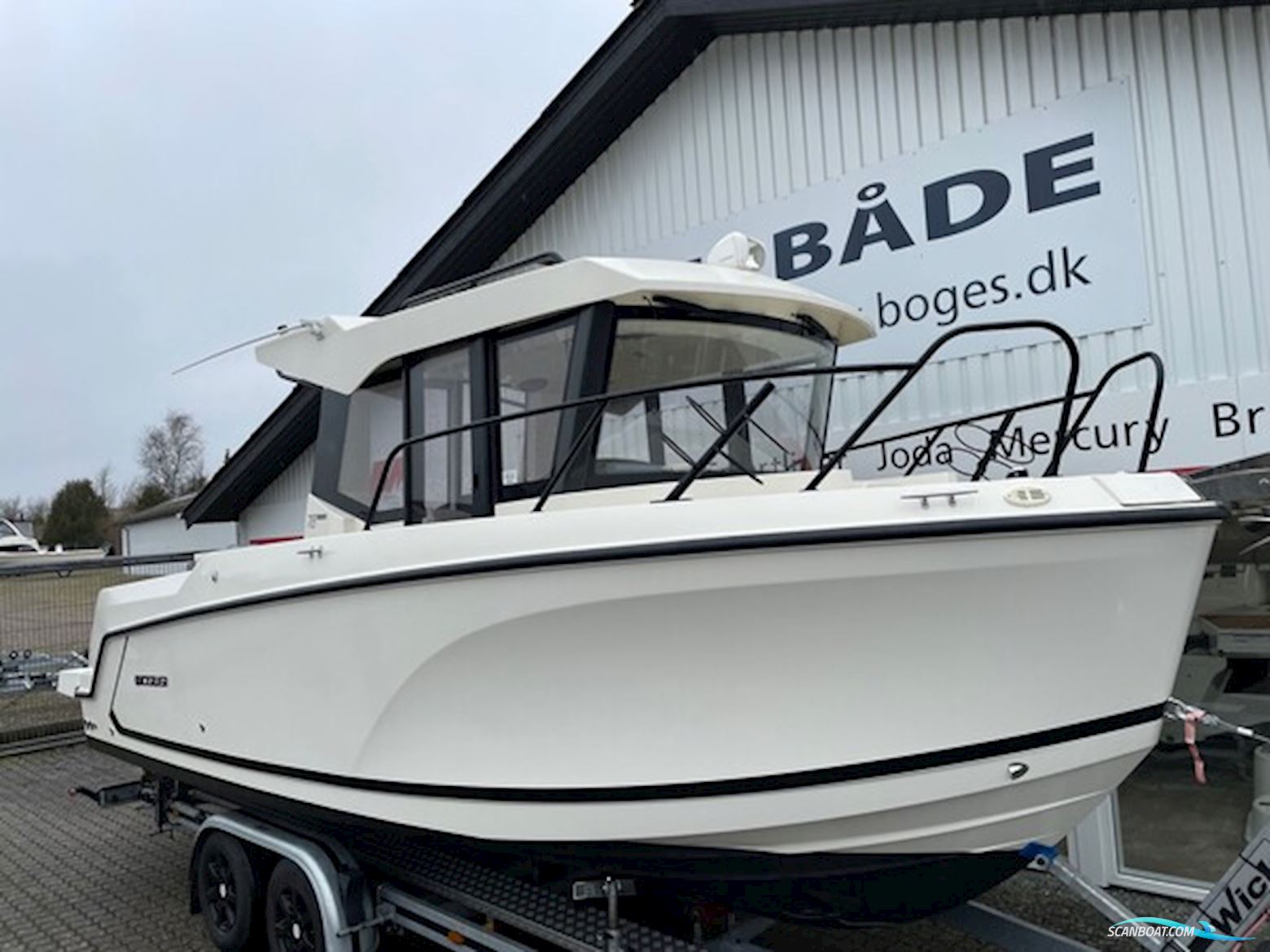 Quicksilver Captur 705 Pilothouse Med 225 hk Mercury-Efi DS 3,4L V6 XL - Alt i Udstyr.