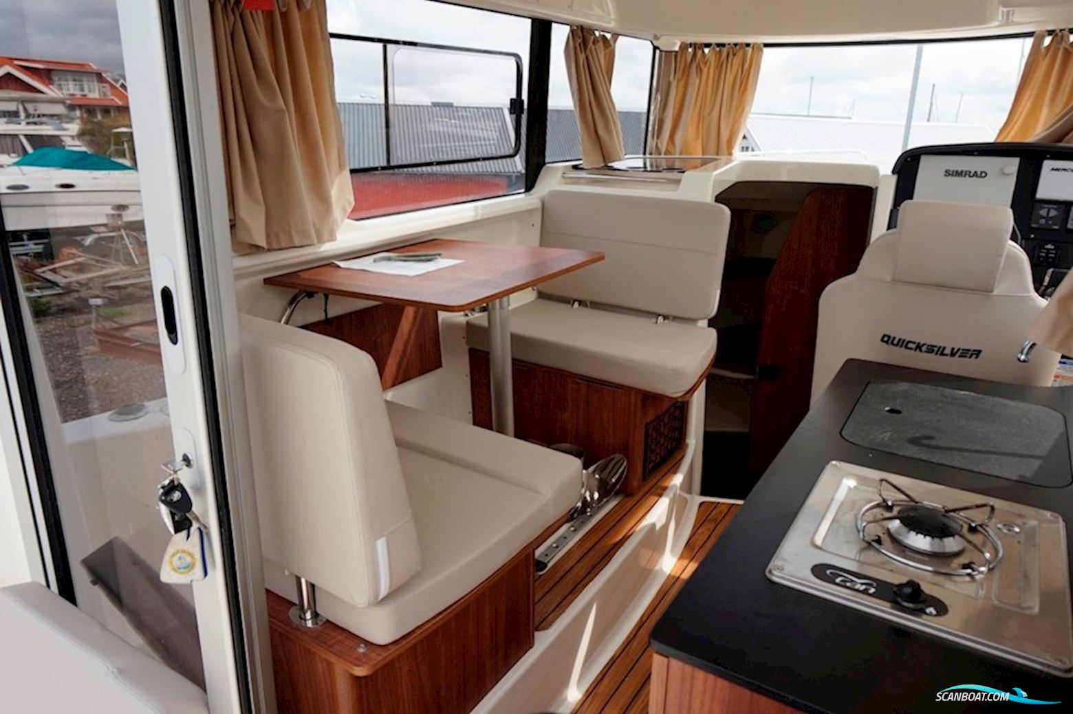 Quicksilver Captur 905 Pilothouse