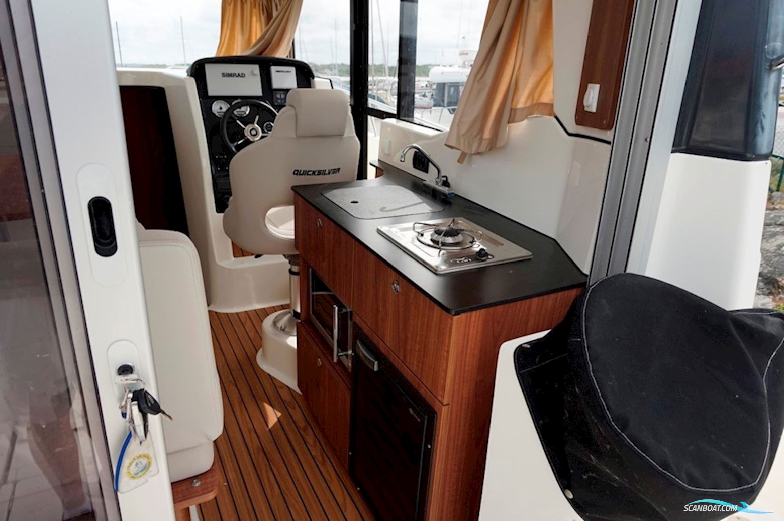 Quicksilver Captur 905 Pilothouse