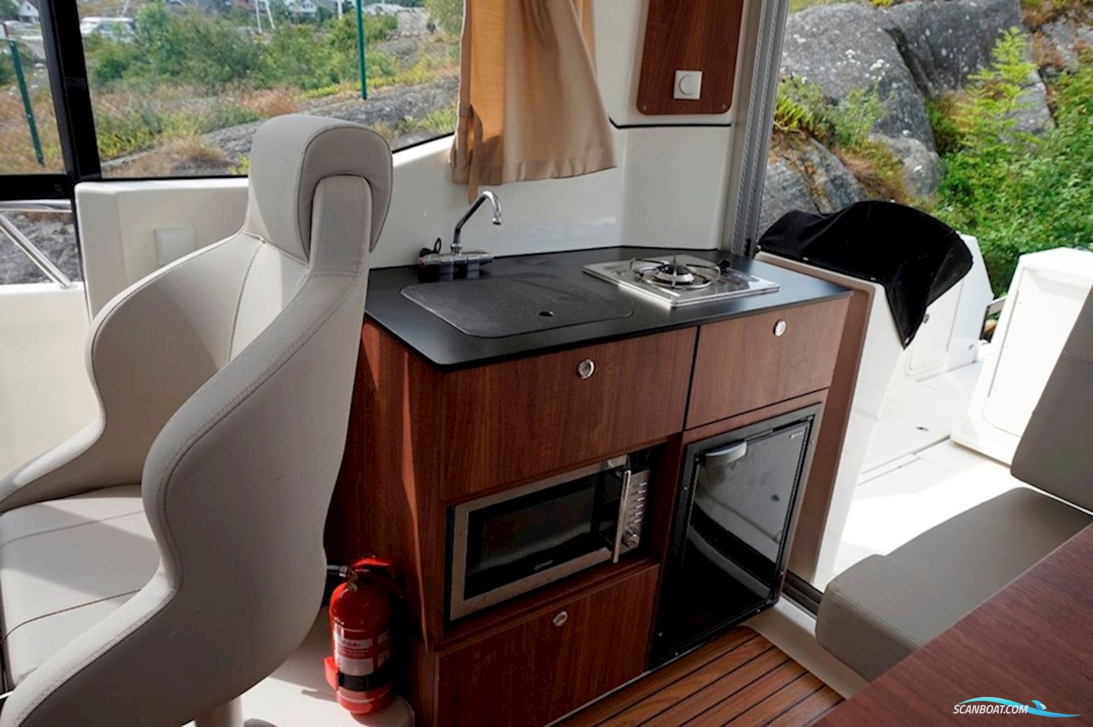 Quicksilver Captur 905 Pilothouse