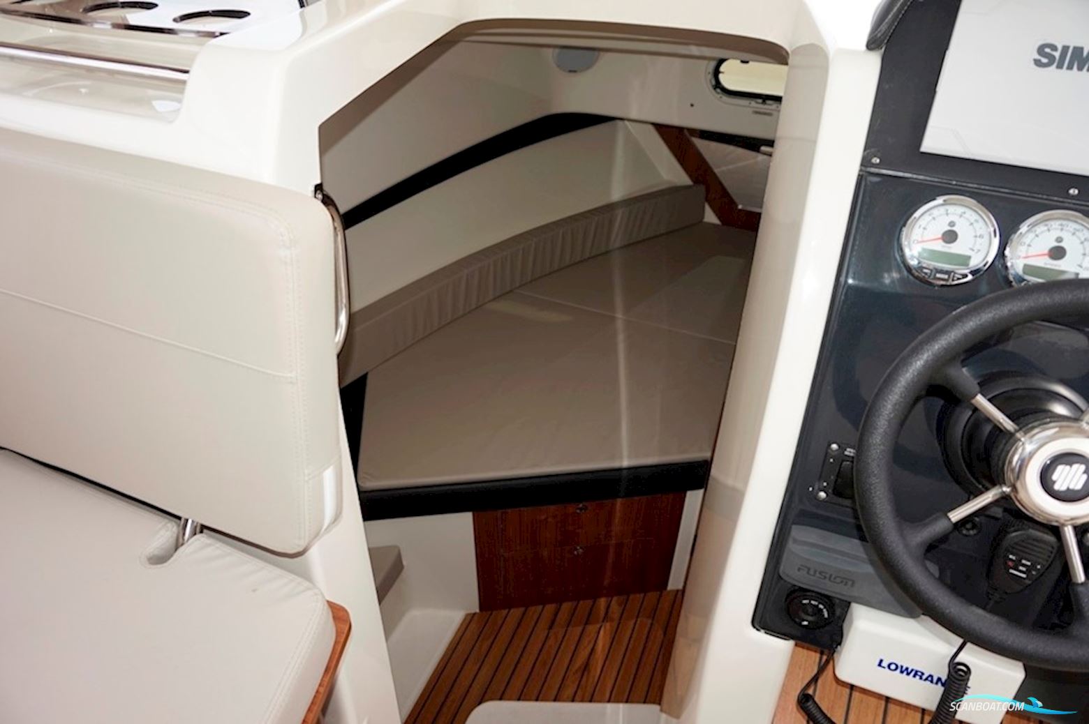Quicksilver Captur 905 Pilothouse