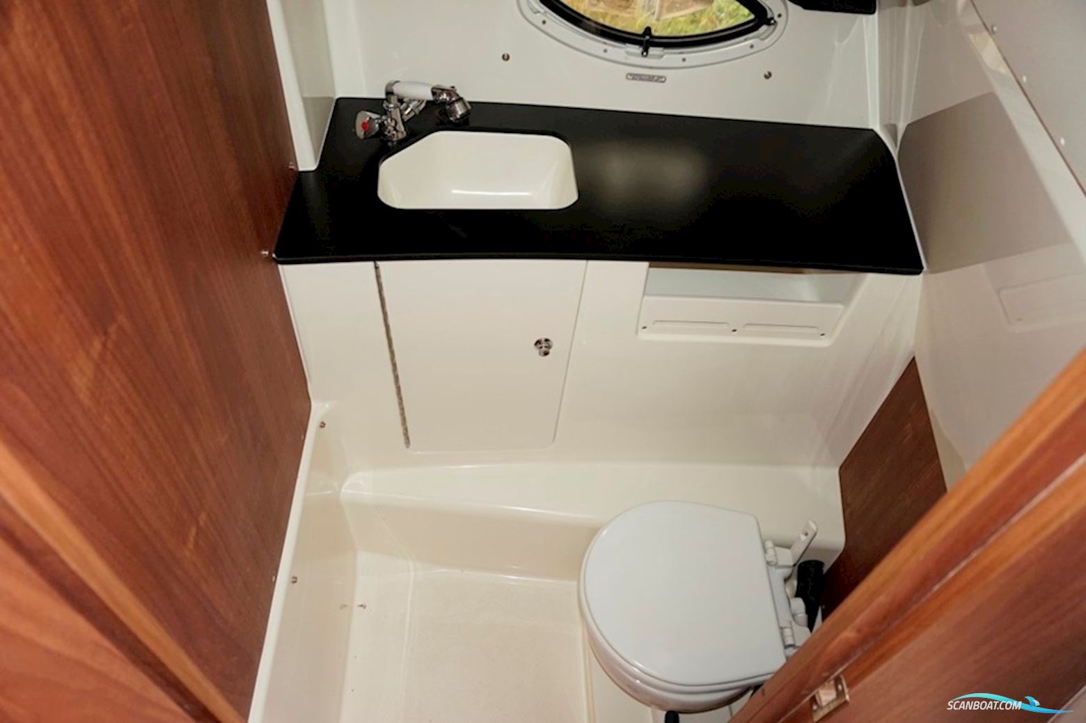 Quicksilver Captur 905 Pilothouse