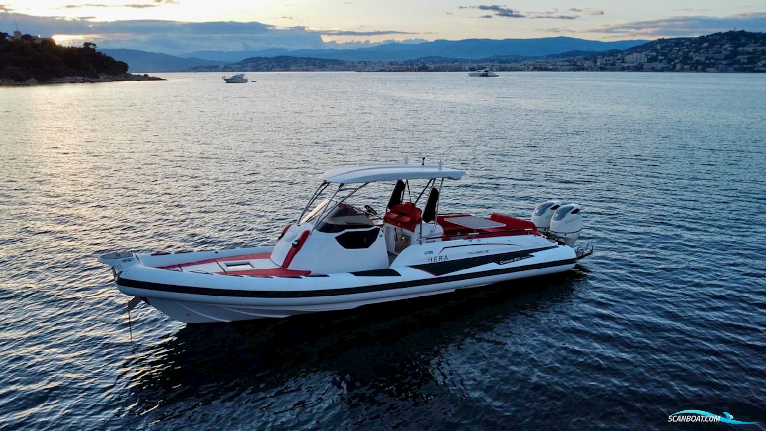 Rainieri Cayman 38 Exécutive Motorboot 2018, mit Suzuki DF350A motor, Frankreich