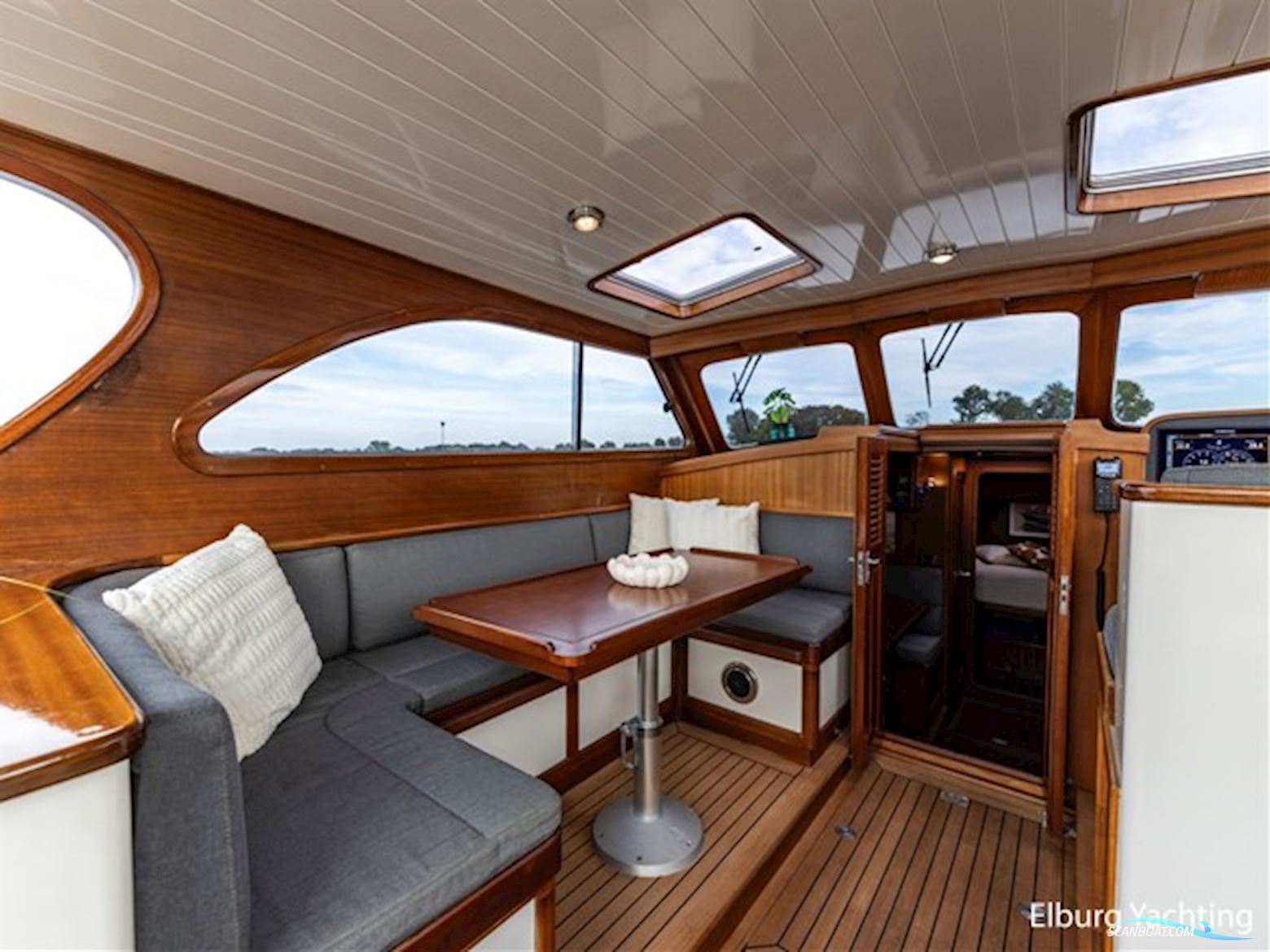 Rapsody 40 Offshore