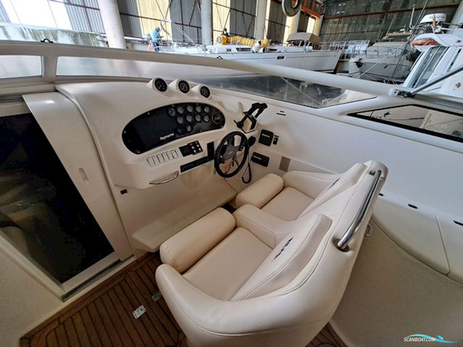 Real Power Boats Real Hawk 32