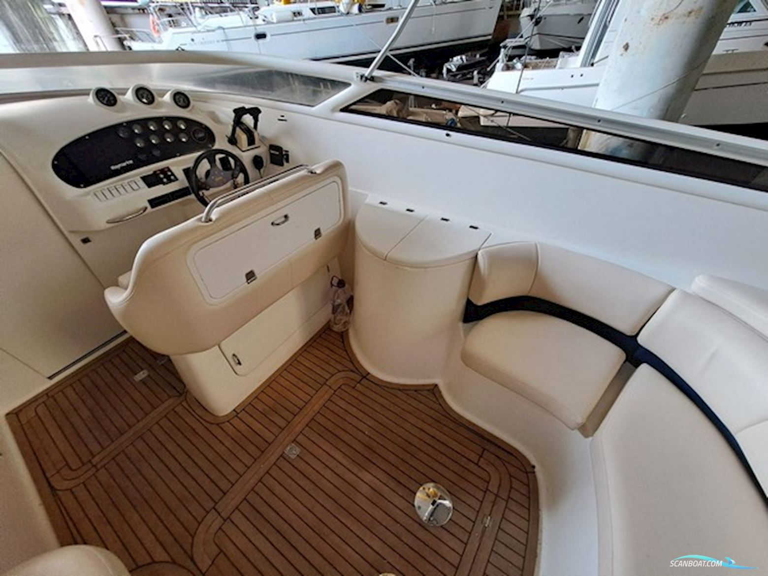Real Power Boats Real Hawk 32