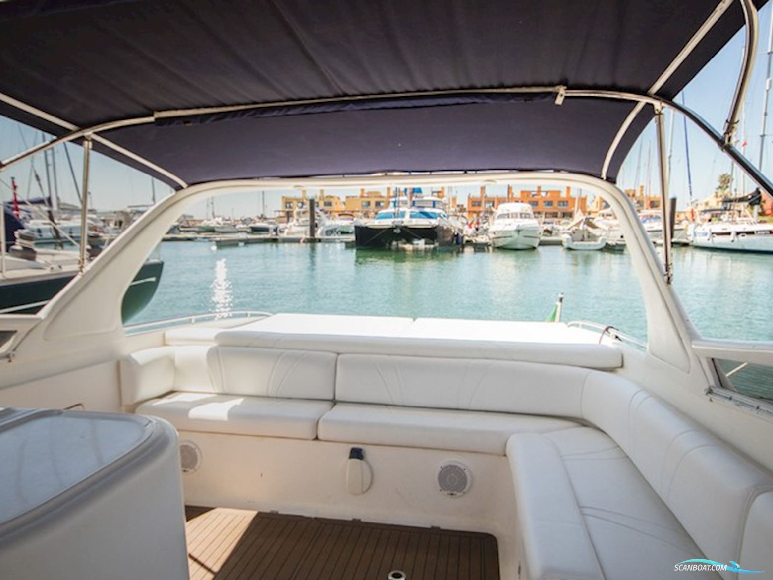 Real Powerboats Revolution 46