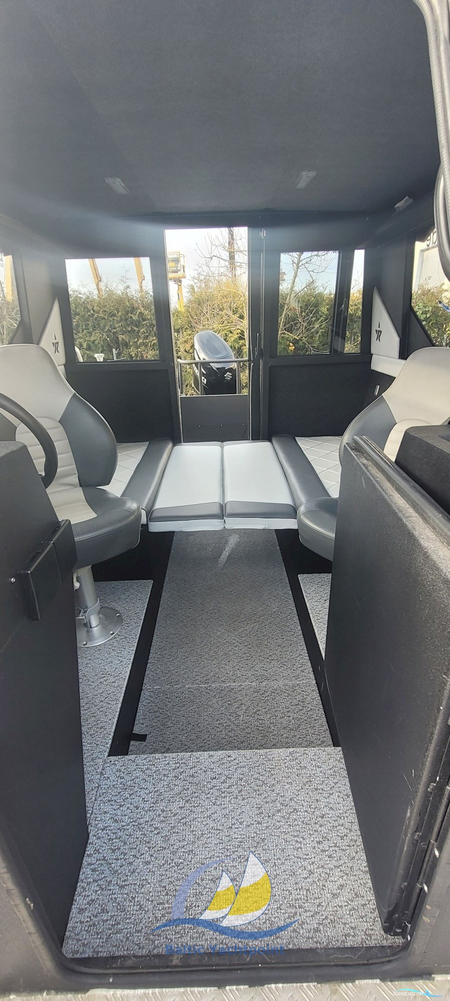 REALCRAFT 600 Cabine