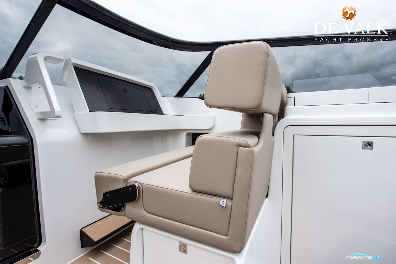 Reborn 40 R Cabin