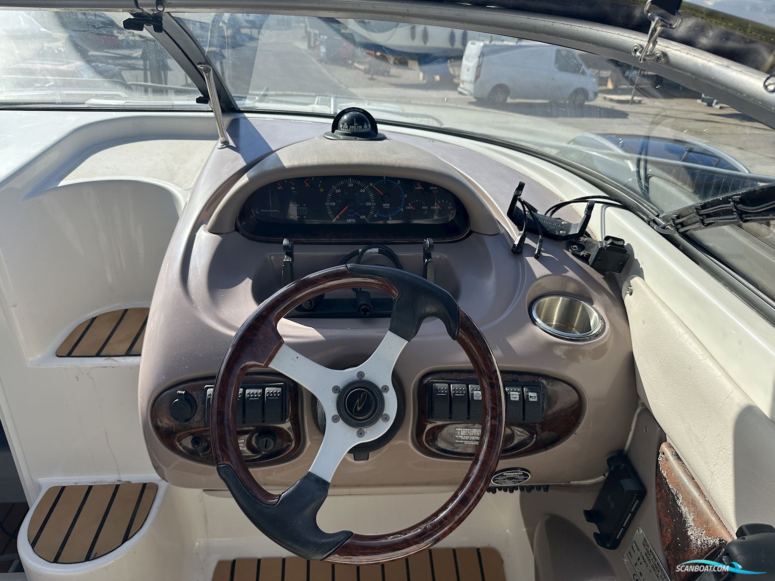 Regal 2450 Cuddy