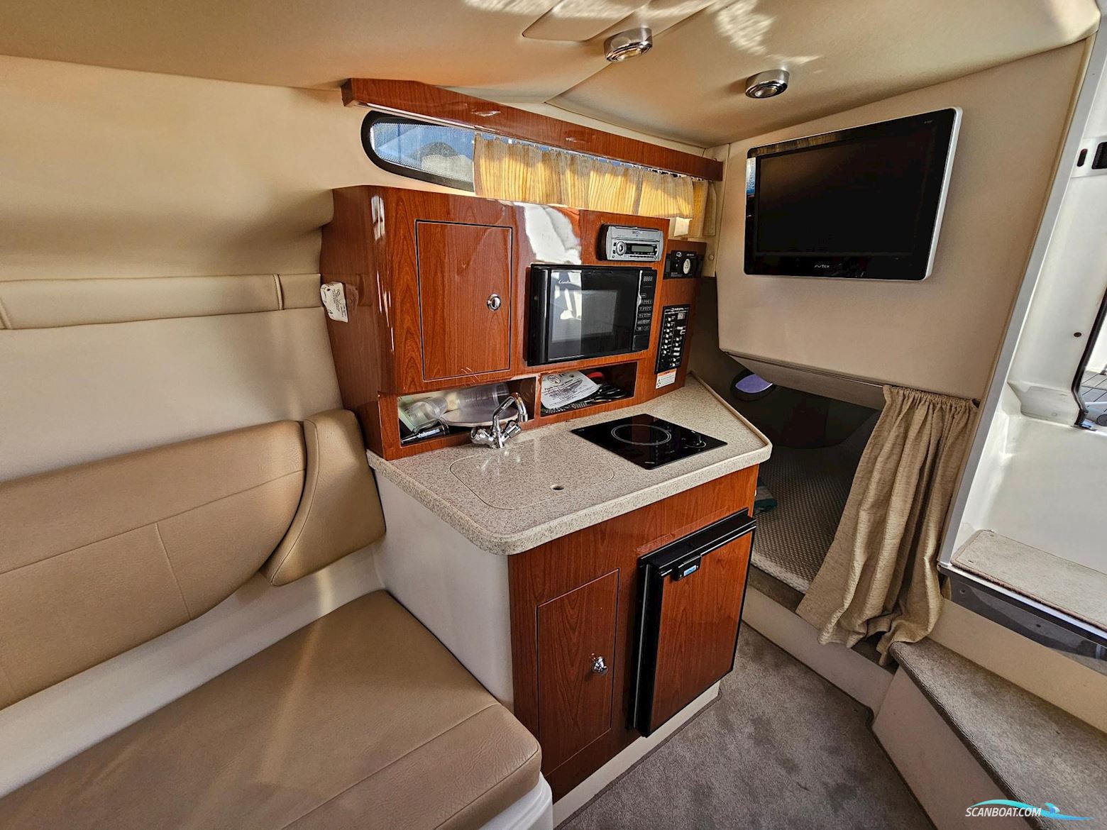 Regal 2565 Window Express