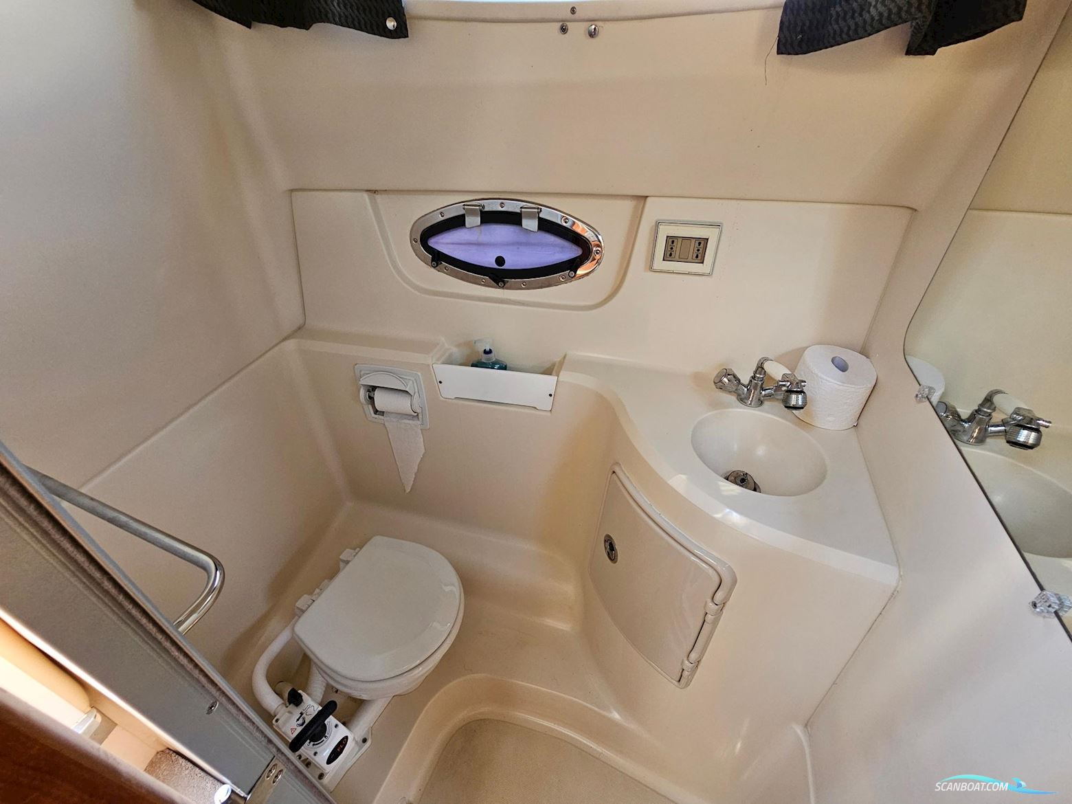 Regal 2565 Window Express