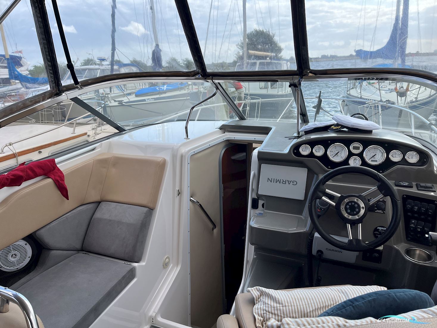 Regal 2565 Window Express