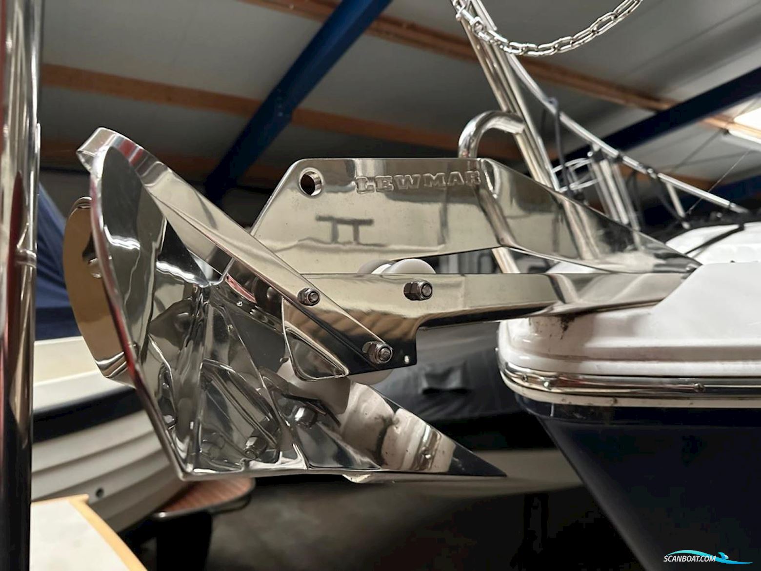 Regal 26 Express Cruiser