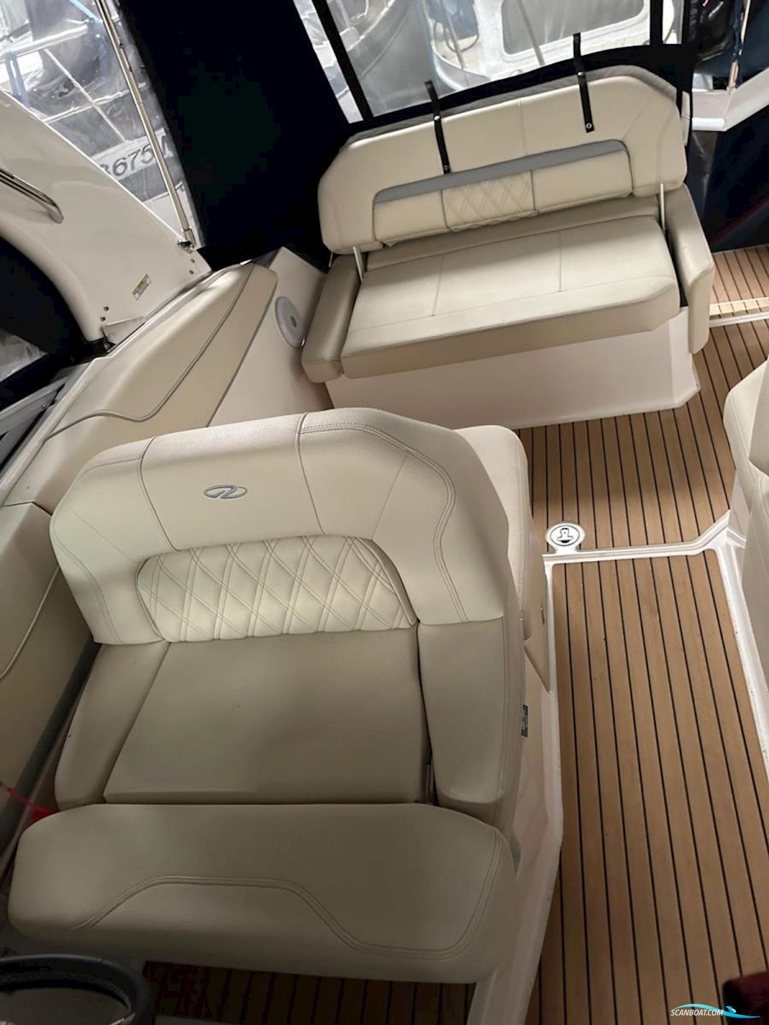 Regal 26 Express Cruiser