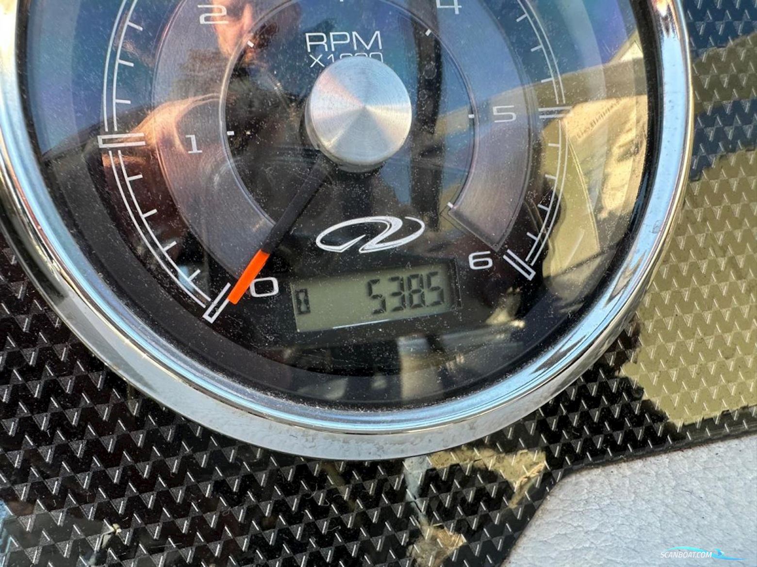 Regal 2750 Cuddy Cabin