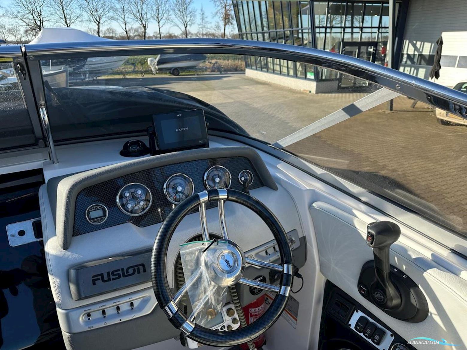 Regal 2750 Cuddy Cabin