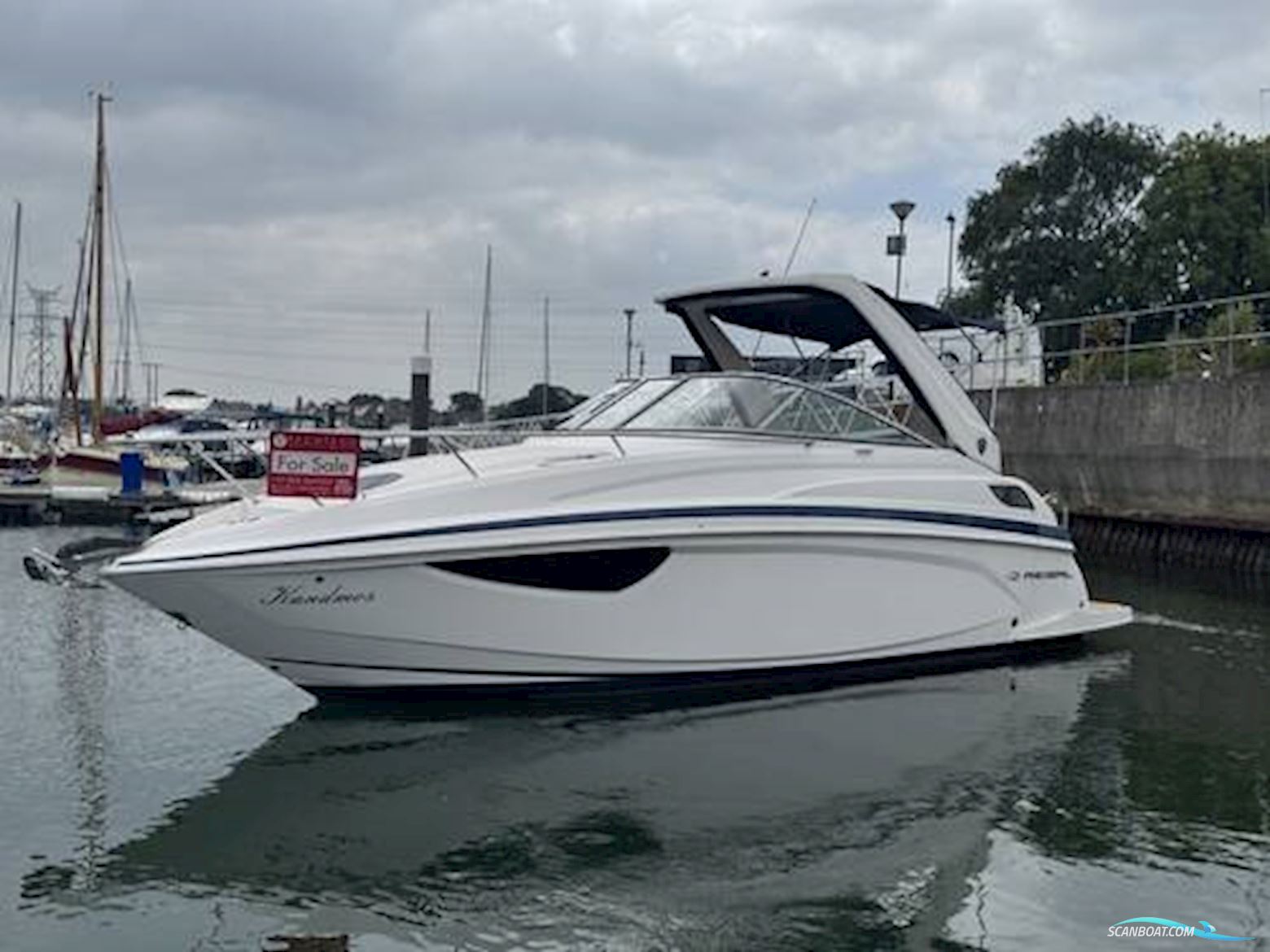 Regal 28 Express Motorboot 2014, mit Mercruiser motor, England