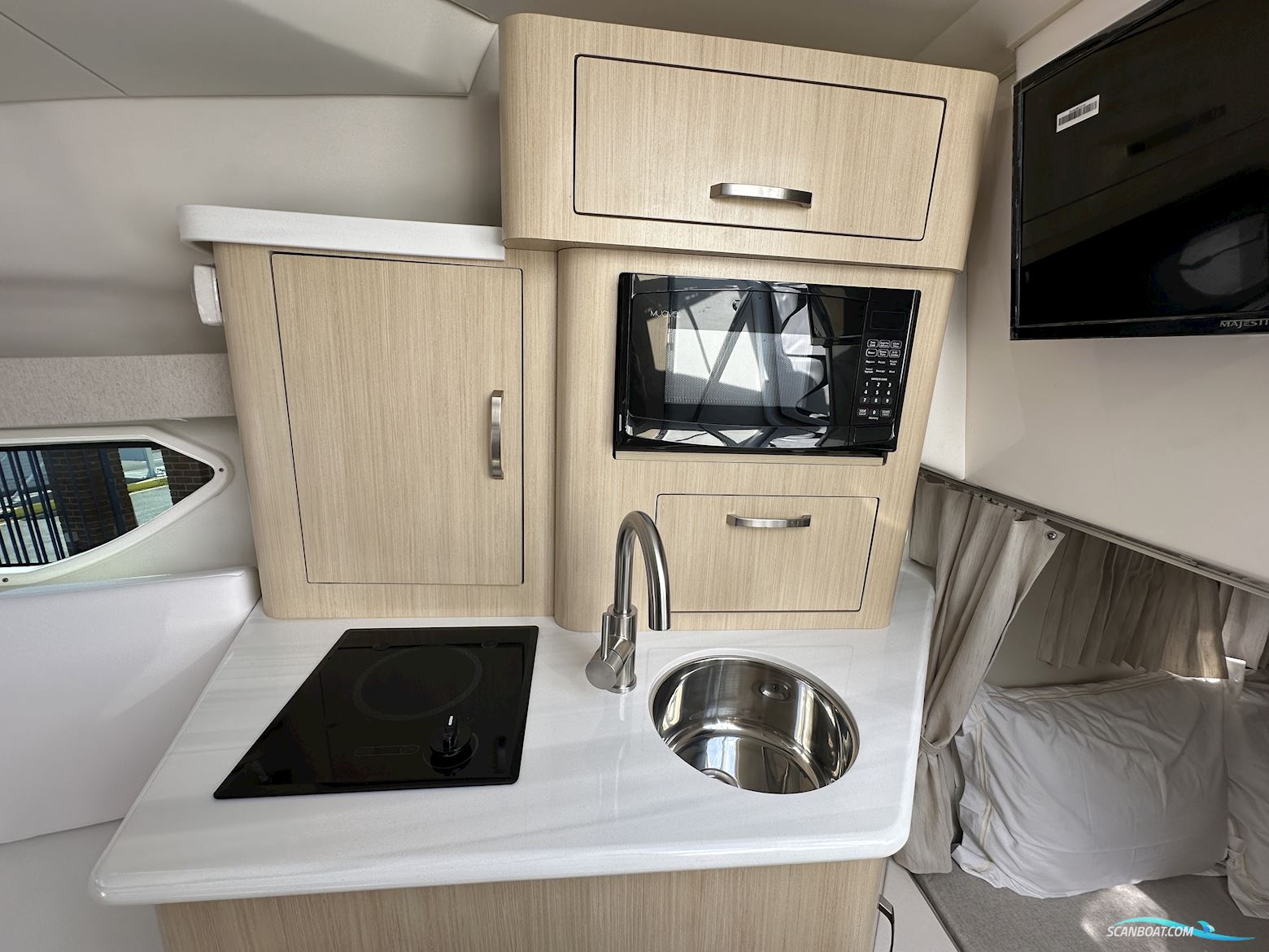 Regal 28 Express
