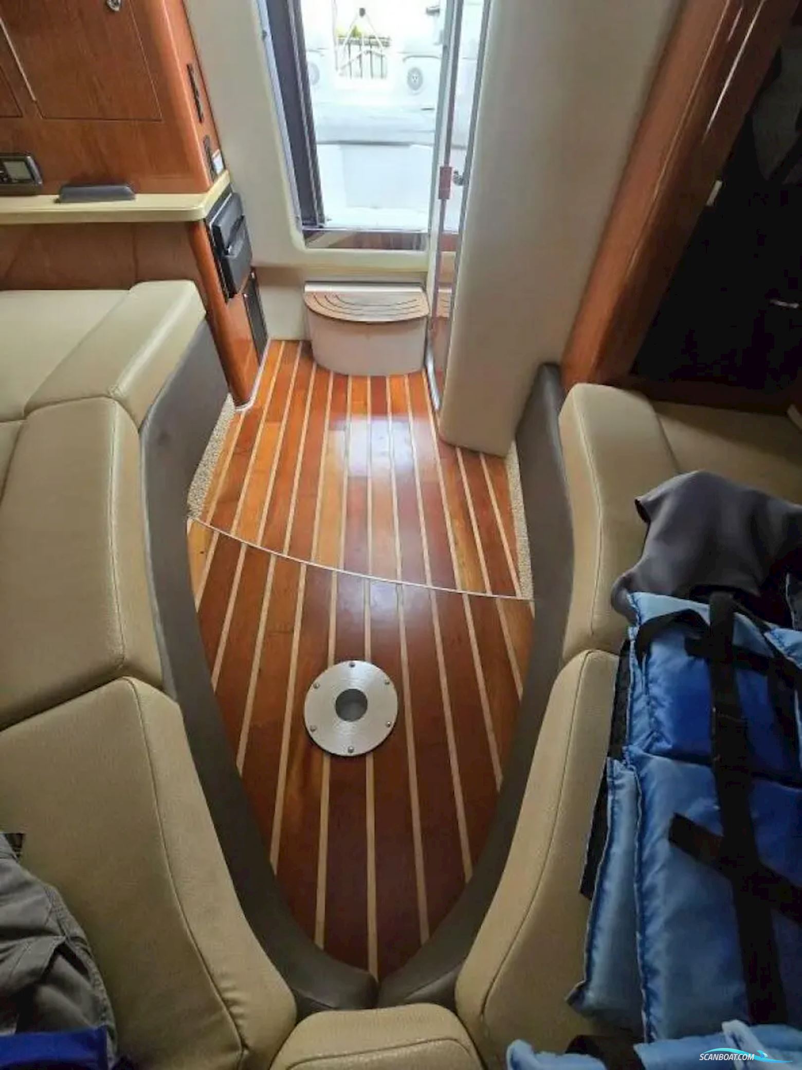 Regal 3360 Window Express