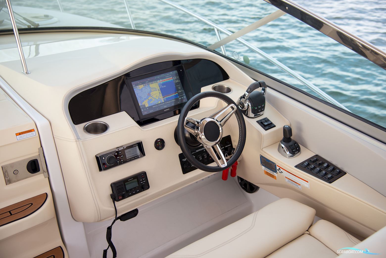 Regal 33X Premium Cruiser