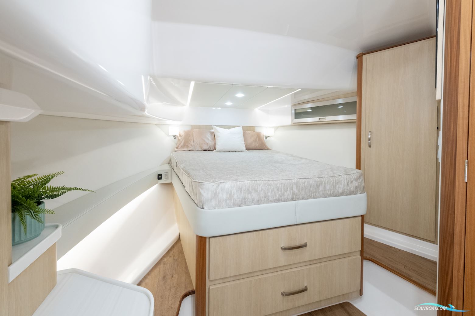 Regal 36 Grande Coupe