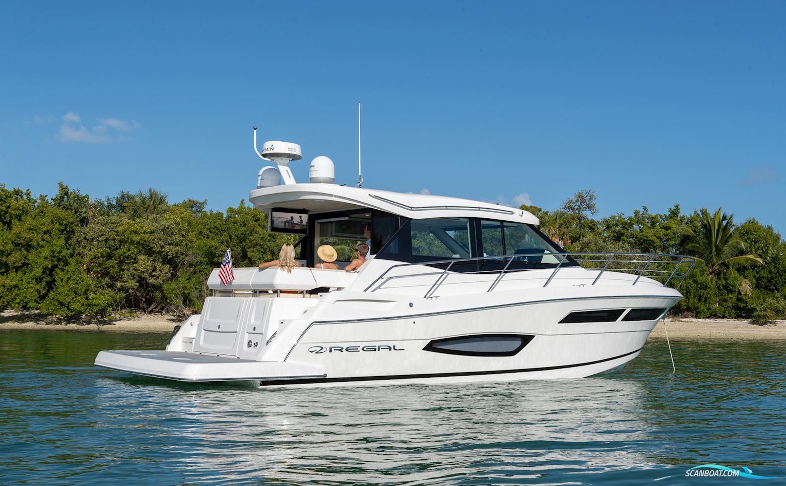 Regal 38 Grande Coupe Motorboot 2024, mit Volvo Penta motor, USA