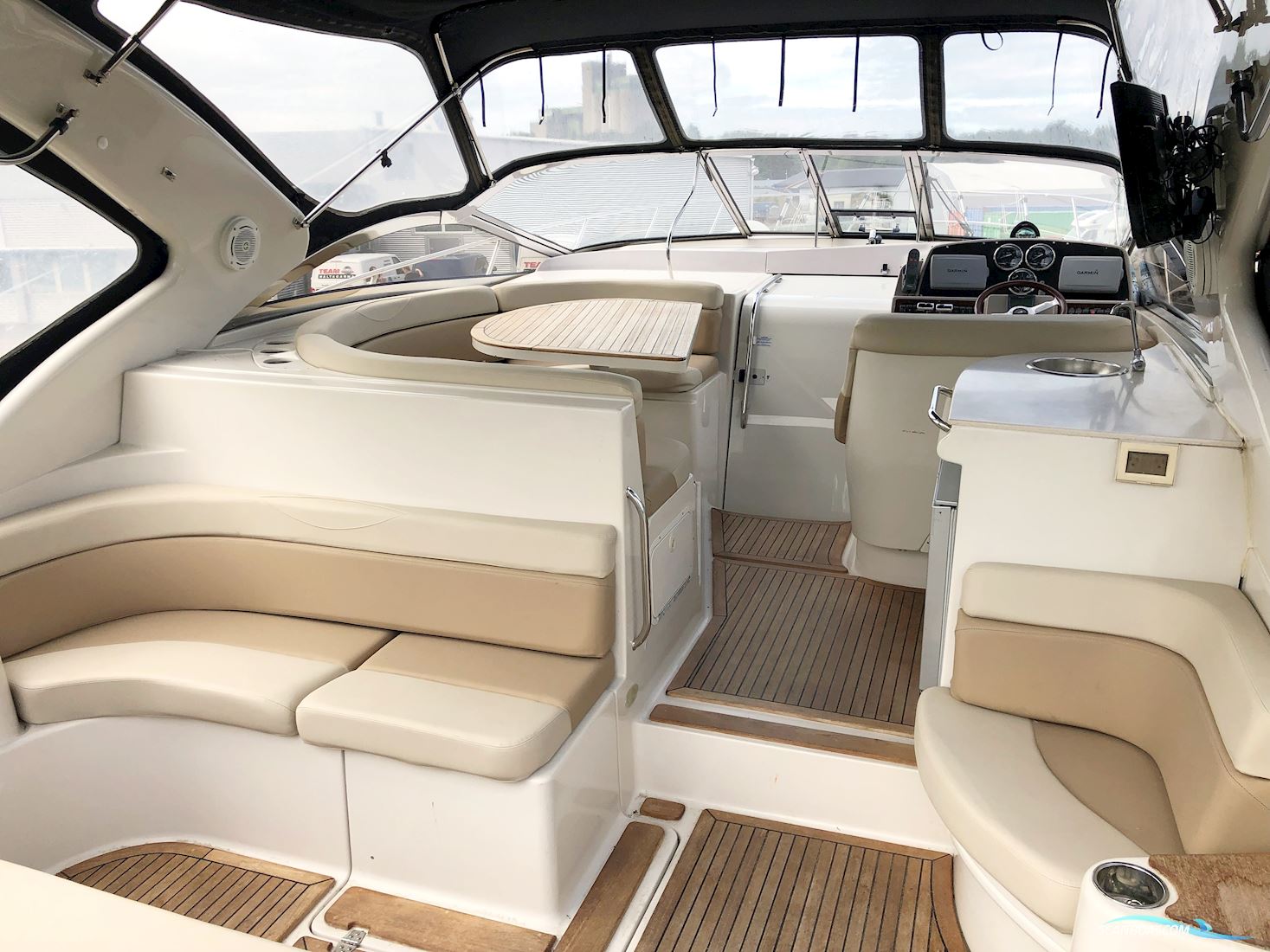 Regal 4160 Commodore