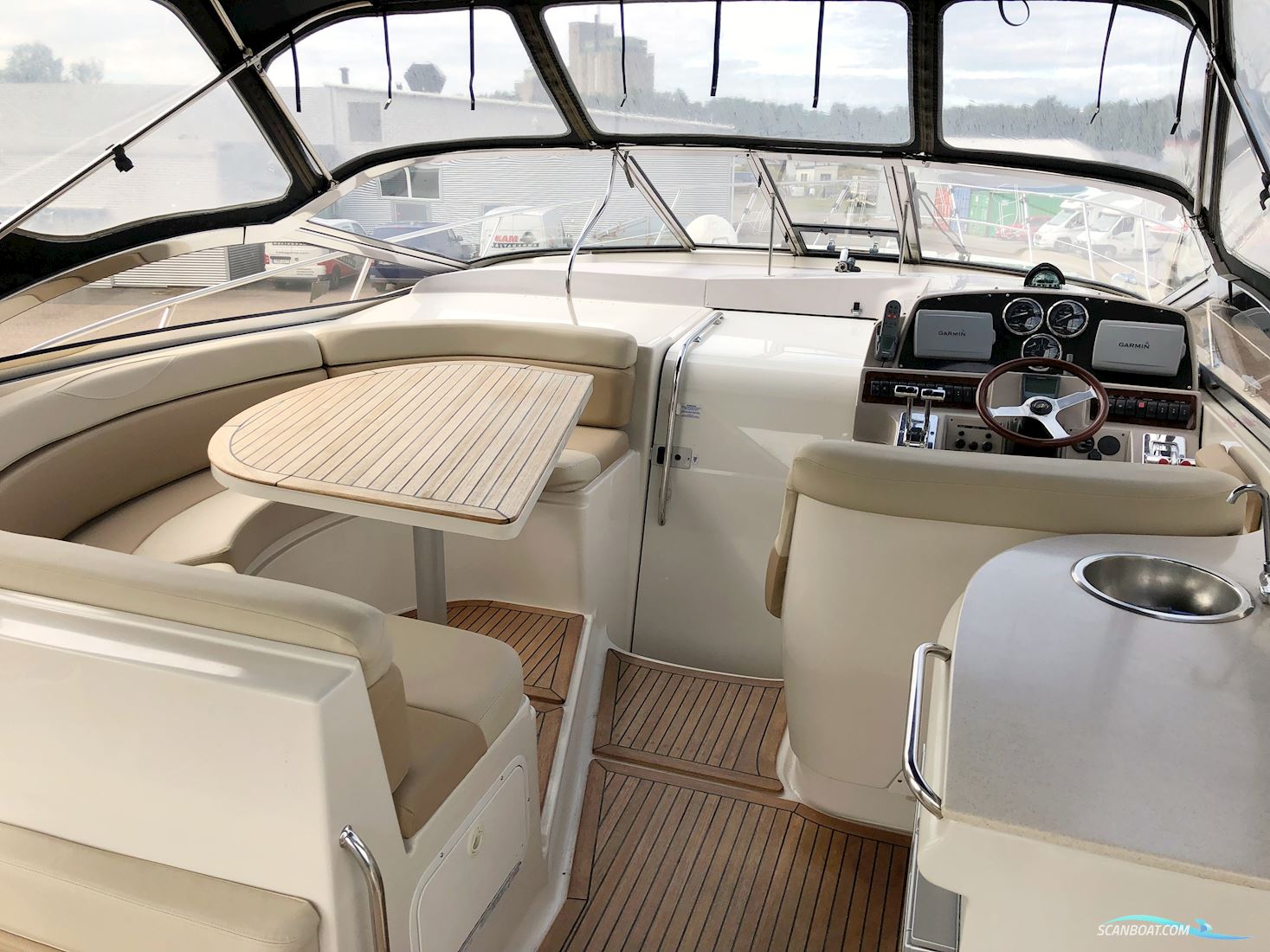 Regal 4160 Commodore