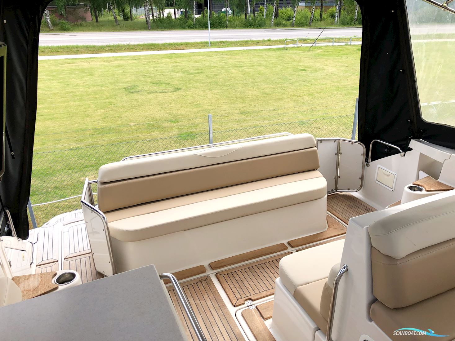 Regal 4160 Commodore