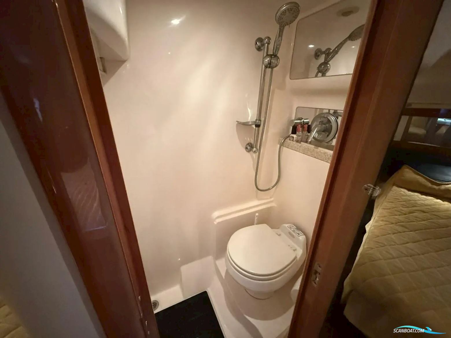 Regal 4460 Commodore