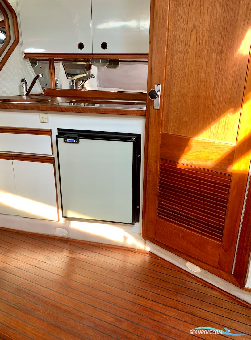 Regal Commodore 280