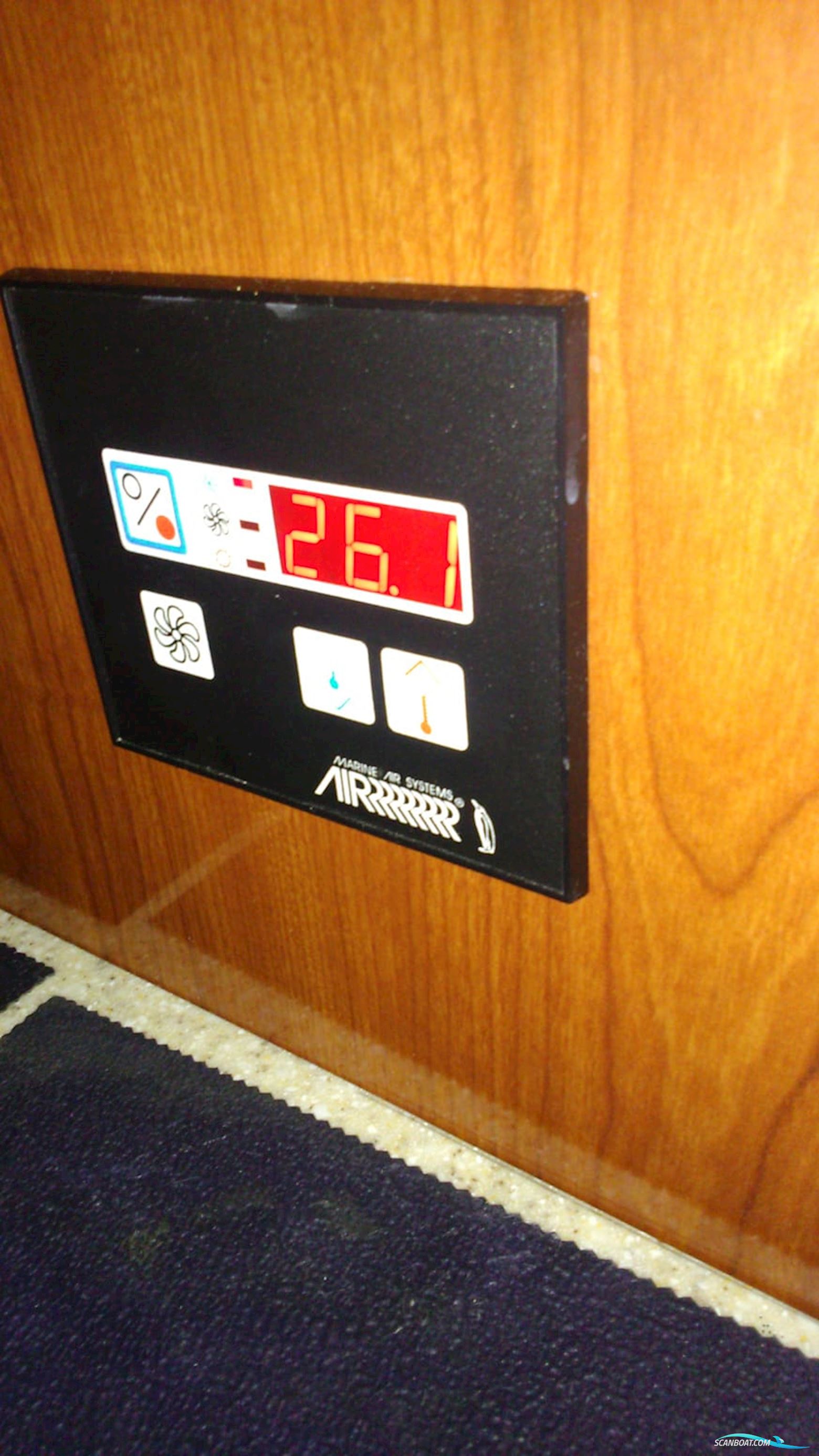 Regal Commodore 3760