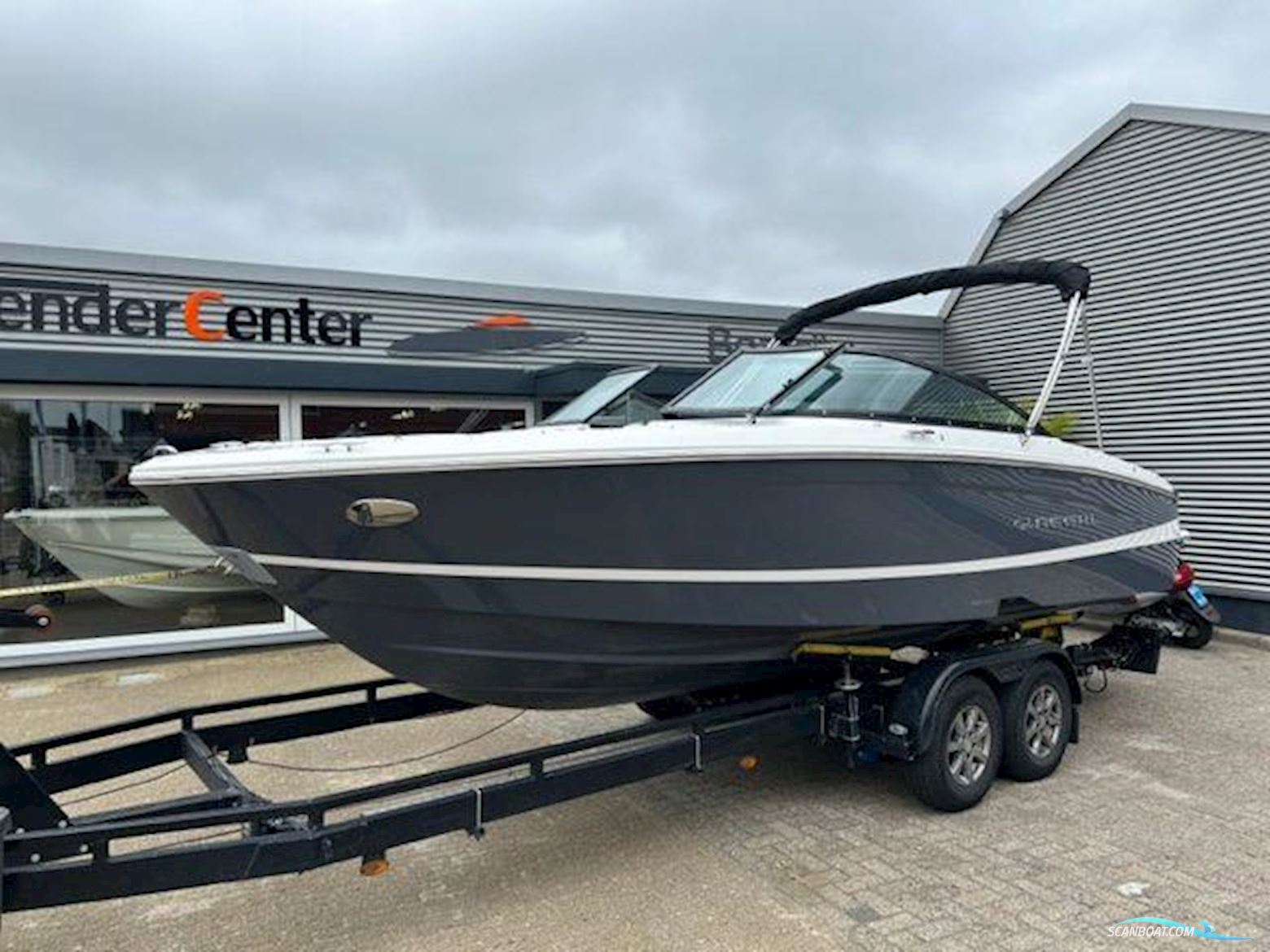 Regal LS2 Motorboot 2023, mit Volvo Penta motor, Niederlande