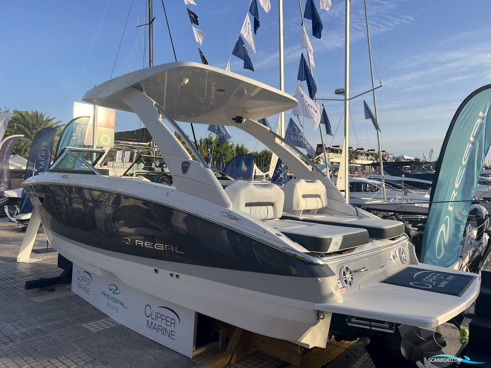 Regal LS6 Bowrider Motorboot 2025, mit Mercruiser motor, Spanien