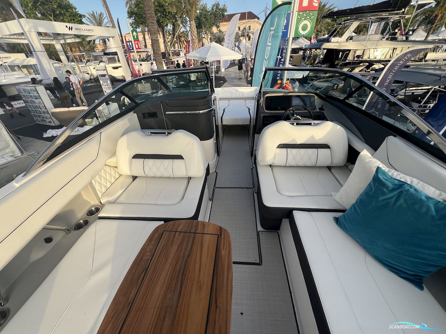 Regal LS6 Bowrider