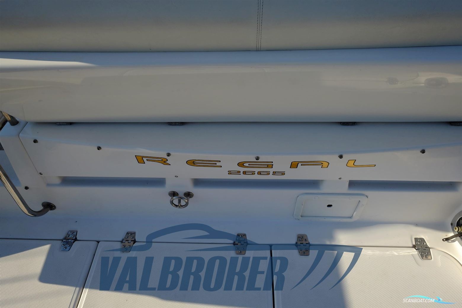 Regal Marine COMMODORE 2665