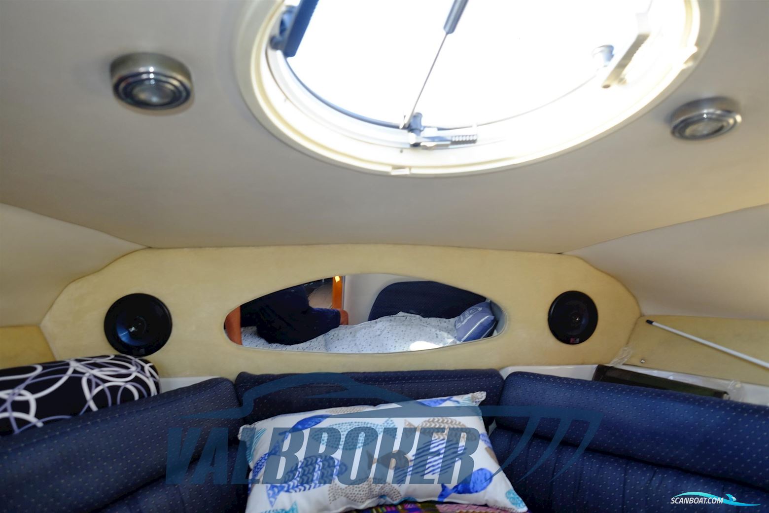 Regal Marine COMMODORE 2665